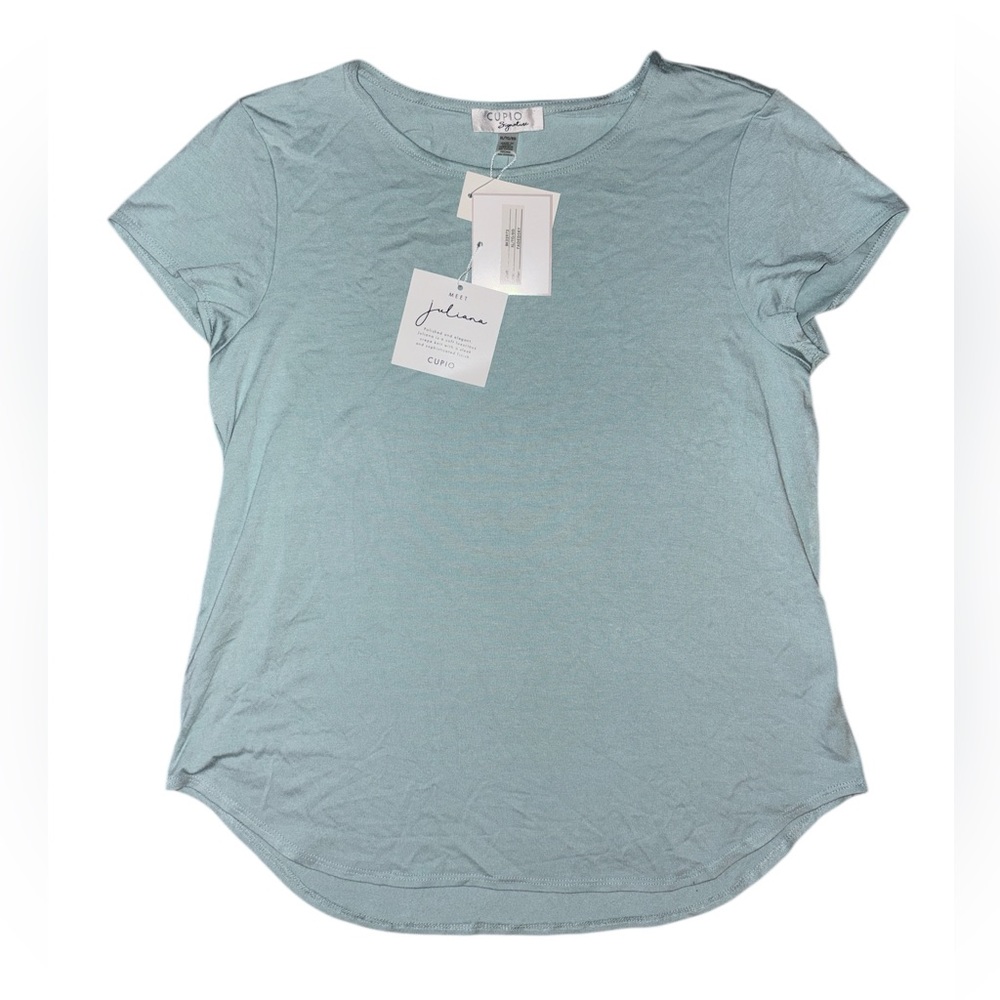 Cupio Julianna Scoop Neck Short Sleeve Tee in Faded Sky